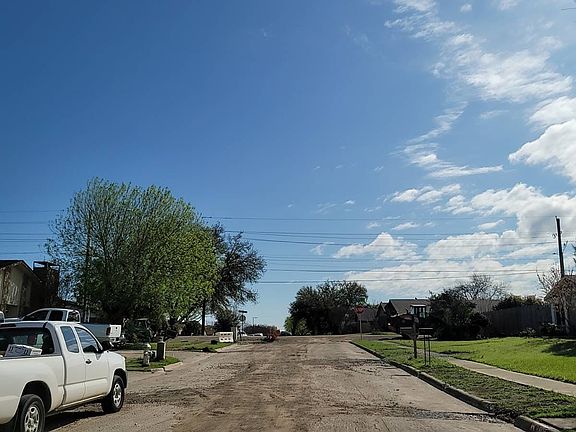 4th image of 2806 Churchill Way