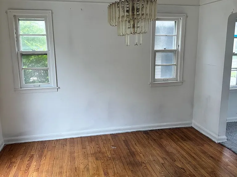 21860 Roberts Ave — Photo 11