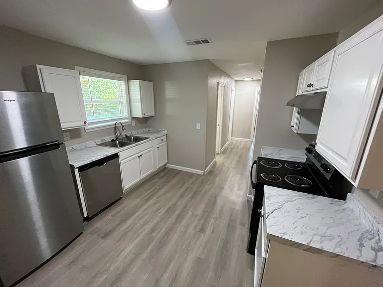 2911 Millmar Dr — Photo 5