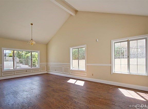 3rd image of 40042 Zamura Ct
