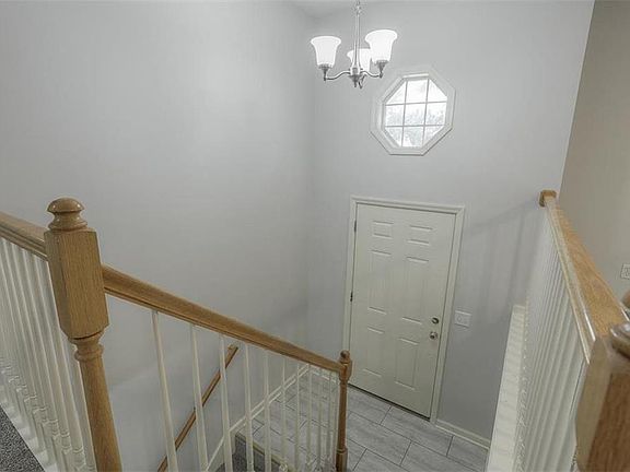 4th image of 821 SW Highland Ave