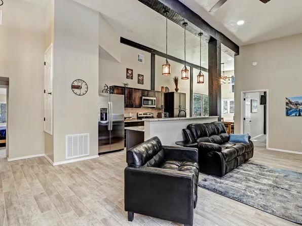 2 Valle Lindo Rd, Tijeras, NM 87059