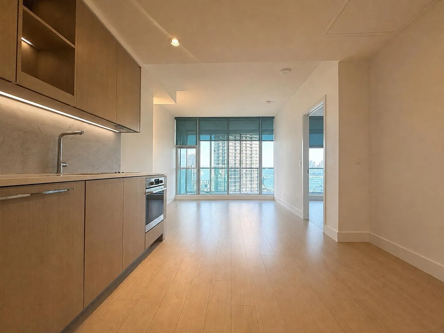 1 bed, 550 sqft, $2,200 — Photo 3