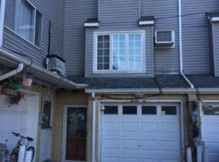 26 Girard St, Staten Island, NY 10307