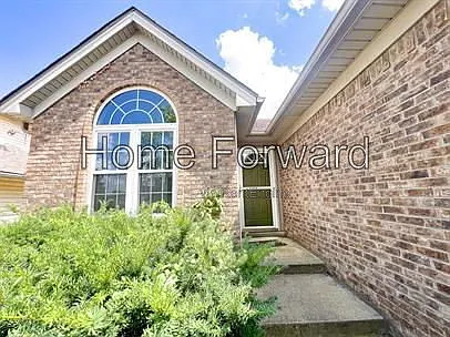 3 bed, 2.0 bath, 1300 sqft, $1,800 — Photo 3