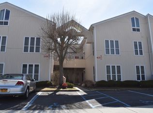 39 Anchor St APT G, Freeport, NY 11520