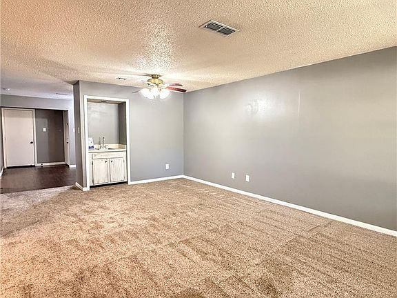 4th image of 4401 River Valley Dr APT 201