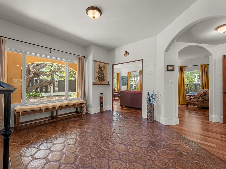 8302 S Sepulveda Blvd — Photo 62