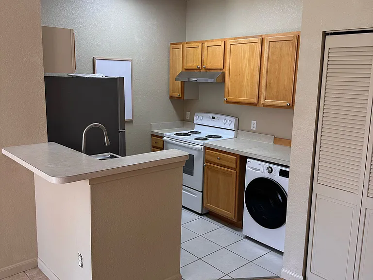 9085 Lee Vista Blvd #1001 — Photo 10