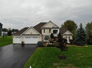 6382 Tulipwood Ln, Jamesville, NY 13078