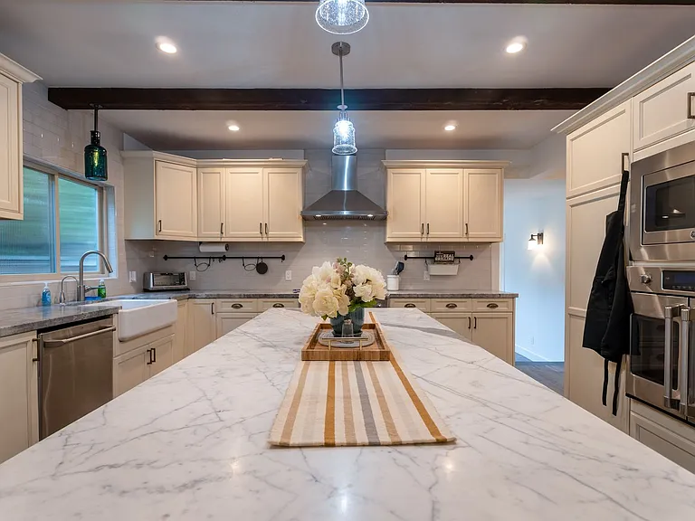 610 Forest Ave — Photo 13