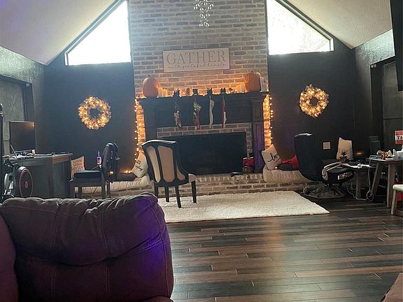 3rd image of 5765 Wynden Way
