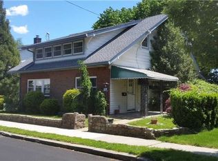 115 Norwood Ave, Malverne, NY 11565