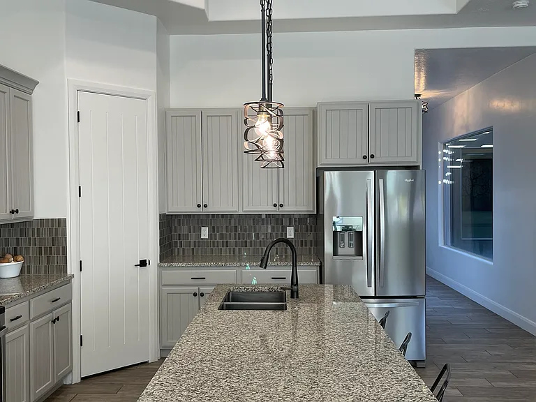 3212 S 4900 W — Photo 9