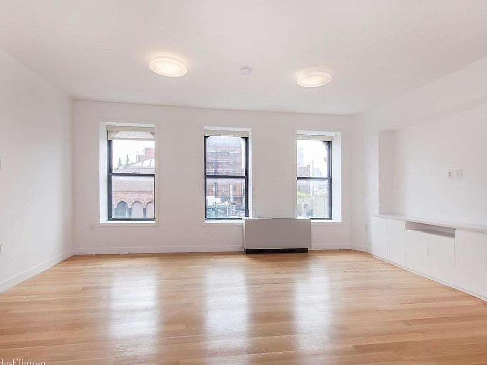 1st image of 331 W 11th St