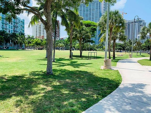 5th image of 2000 N Bayshore Dr APT 216