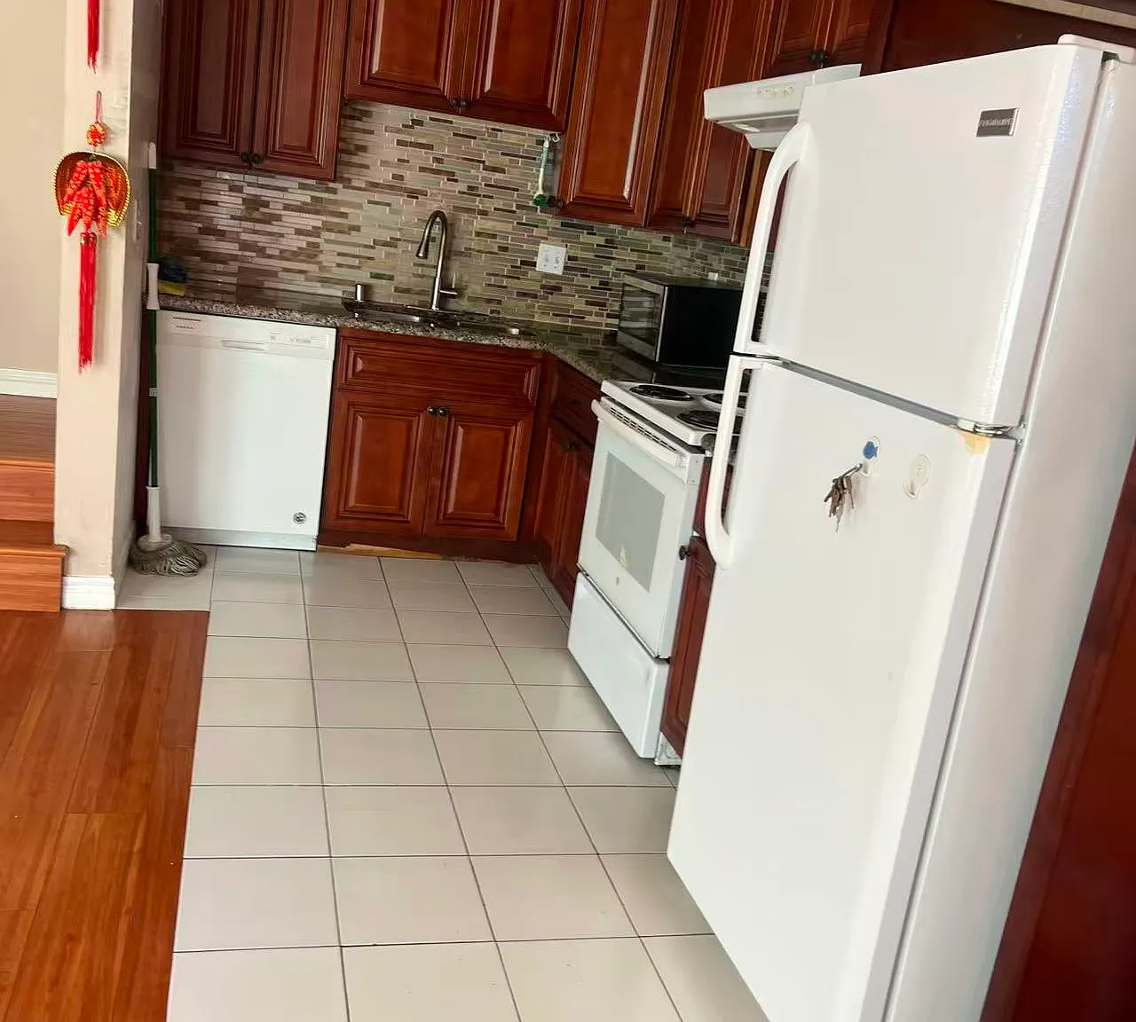 2 bed, 924 sqft, $2,600 — Photo 2