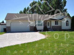 3882 Ridgeview Cir, Idaho Falls, ID 83406