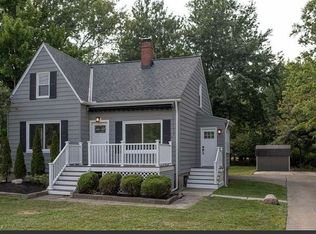 570 Bishop Rd, Highland Heights, OH 44143