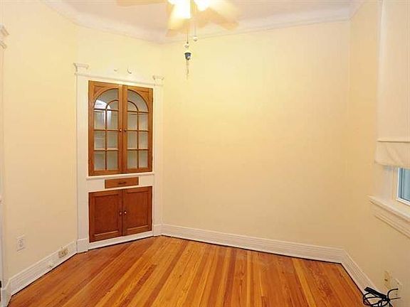 4th image of 6216 Fontainebleau Dr