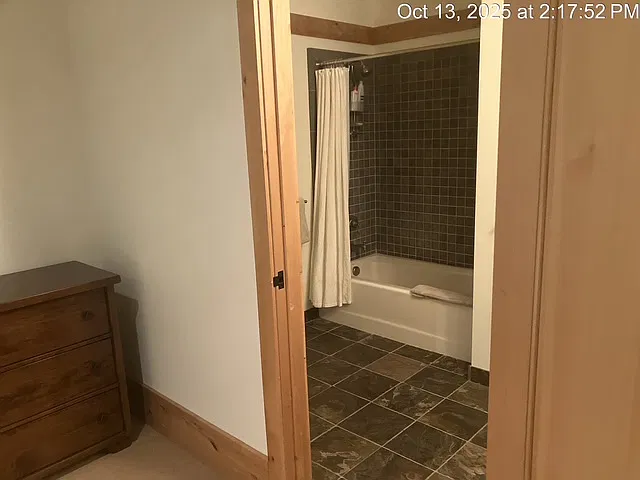 3 bed, 2.5 bath, 1350 sqft, $5,500 — Photo 4