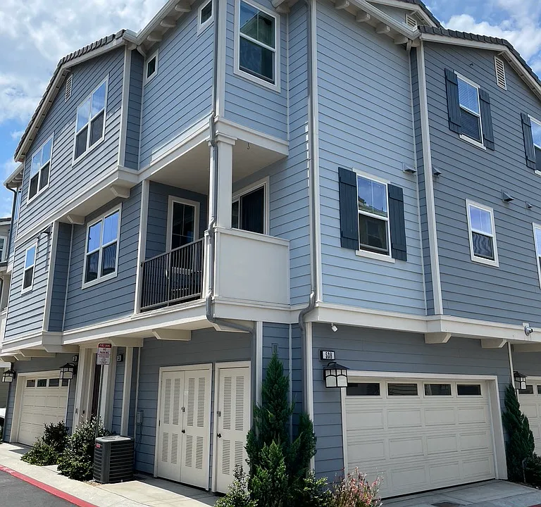 538 Shorebird Way