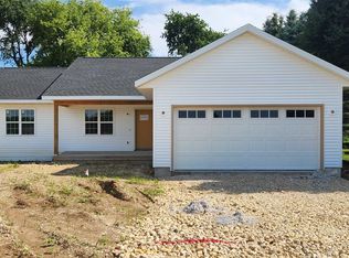 549 Autumn Dr, Walworth, WI 53184