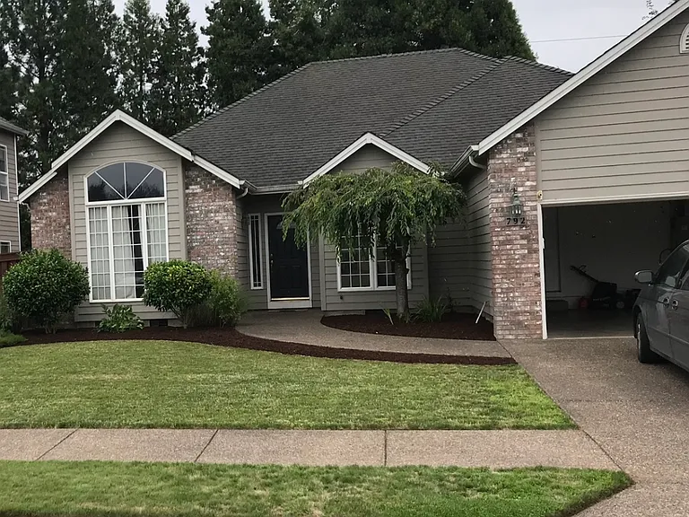 792 Lakefair Pl N — Photo 1