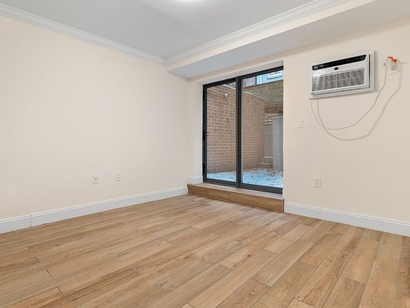3rd image of 210 E 22nd St APT Gll