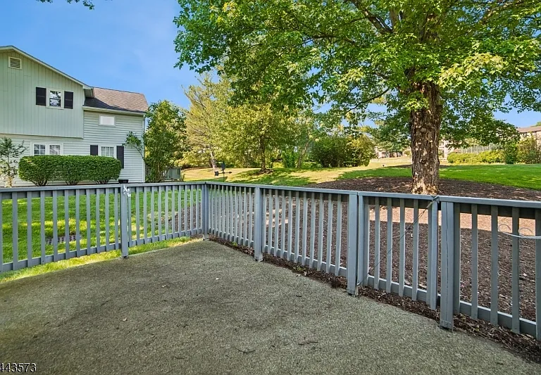 29 Coachlight Dr — Photo 23