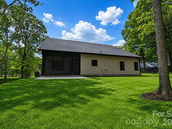 3rd image of 1822 New Salem Rd #7