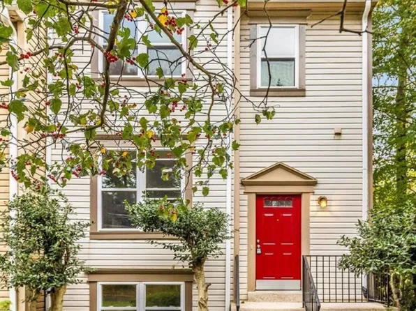 1 Kinsman View Cir, Silver Spring, MD 20901