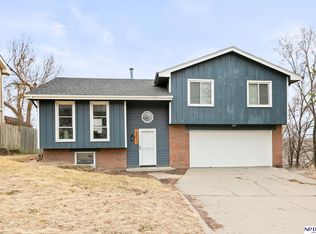 8345 Bedford Ave, Omaha, NE 68134
