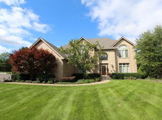 9 Sandpiper Ln, Hawthorn Woods, IL 60047