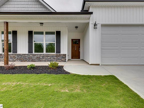 3rd image of 112 Walters Way