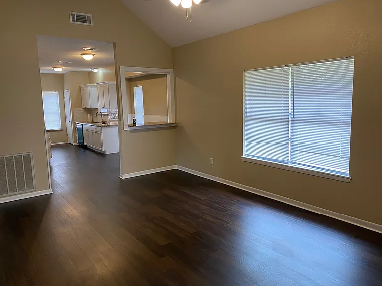 112 County Road 921 — Photo 10