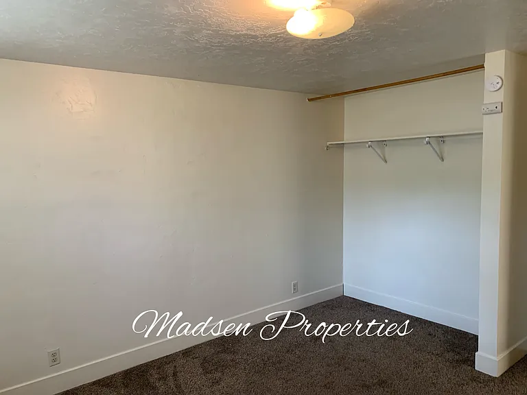 432 W 1st Ave — Photo 15