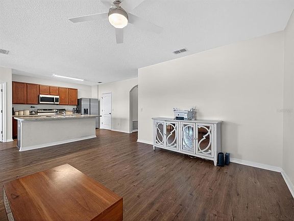3rd image of 16701 BROADFORD LANE