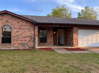 737 Ash St, Burleson, TX 76028