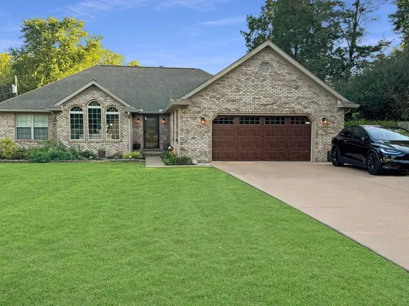 3205 Lake Dr, Evansville, IN 47711