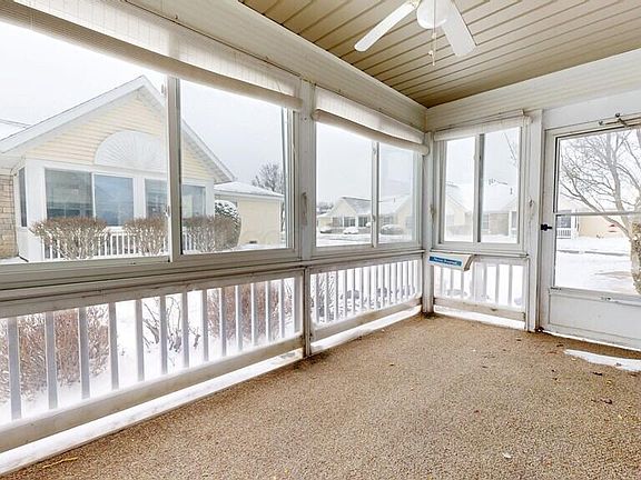 3rd image of 674 Villa Dr