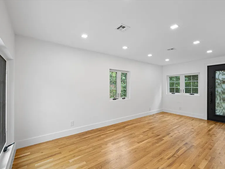 115 Old Mill Rd — Photo 14