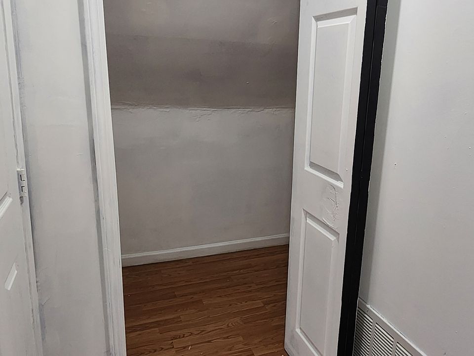 1st image of 9902 Sophia Ave