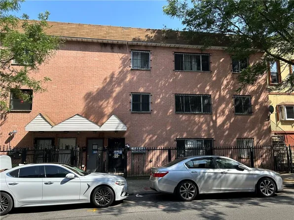 30 Harman St, Brooklyn, NY 11221