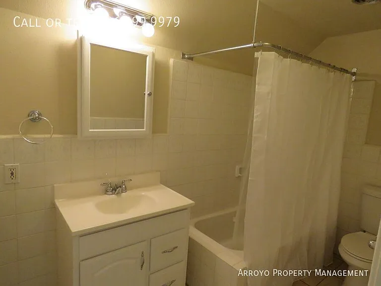 968 E Howard St — Photo 23