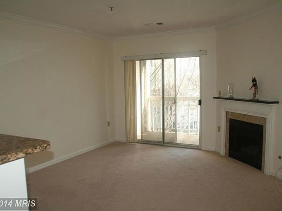 5th image of 2204 Westcourt Ln APT 218