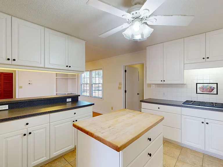 4015 Freedom Way — Photo 28
