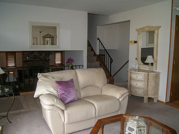 5th image of 16134 Oak Ave