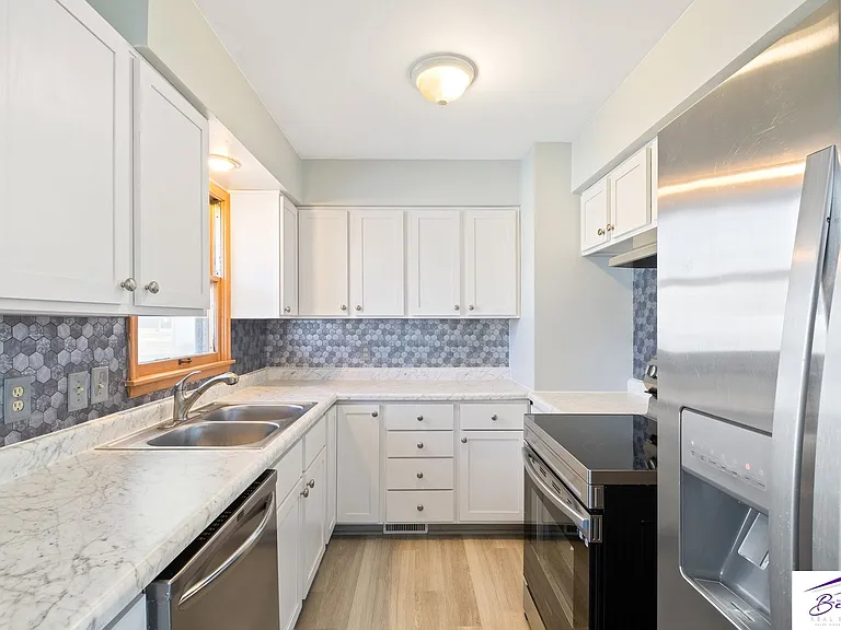 204 Shamrock Rd — Photo 2