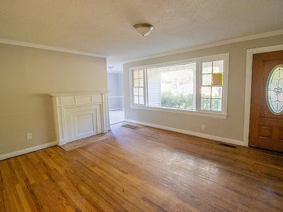 Building Photo - 912 Meadowbrook Dr